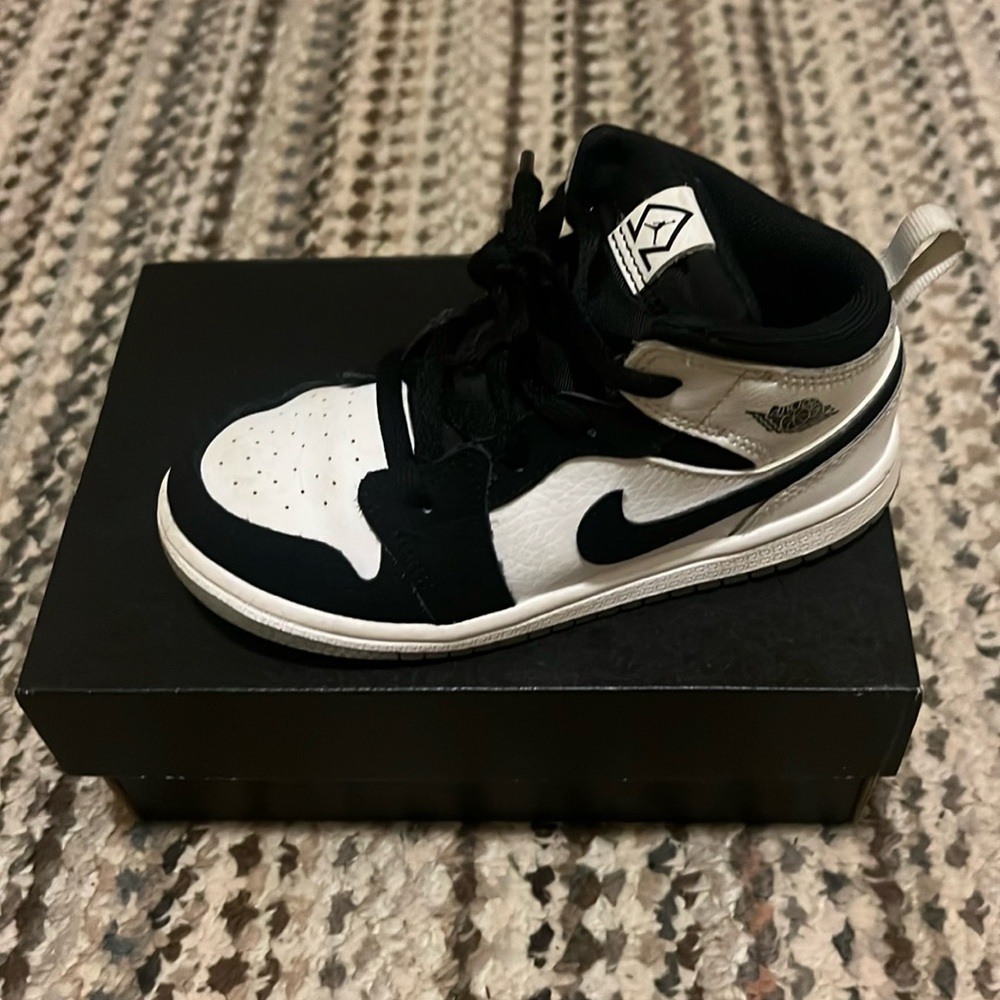 Jordan 1 mid toddler